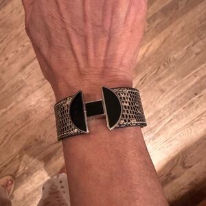 Auth 2011 Hermes Lizard Cuff 6.25” or smaller wrist  Stunning 😍 Original. Box,
